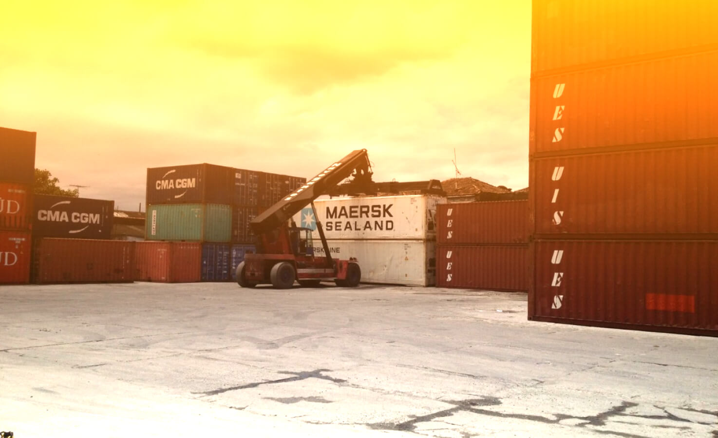 Empilhadeira Stacker | Transportadora Navegantes